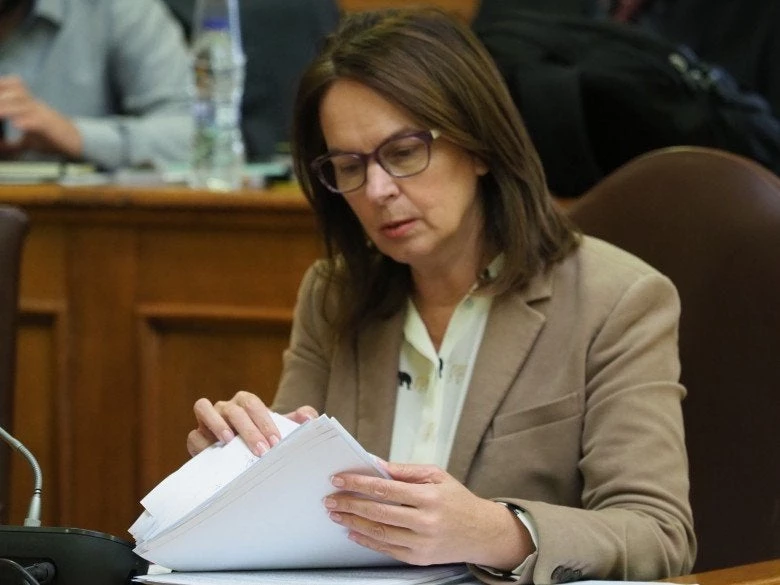 Παπανάτσιου: Αν υπάρξει ανάγκη, θα δοθεί παράταση για τα τέλη κυκλοφορίας – Τι είπε για το επίδομα θέρμανσης